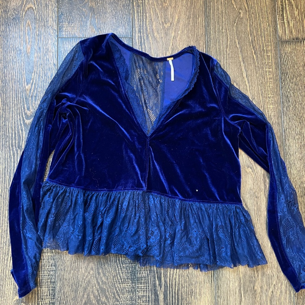 Free people Beautiful blue velvet and lace top
